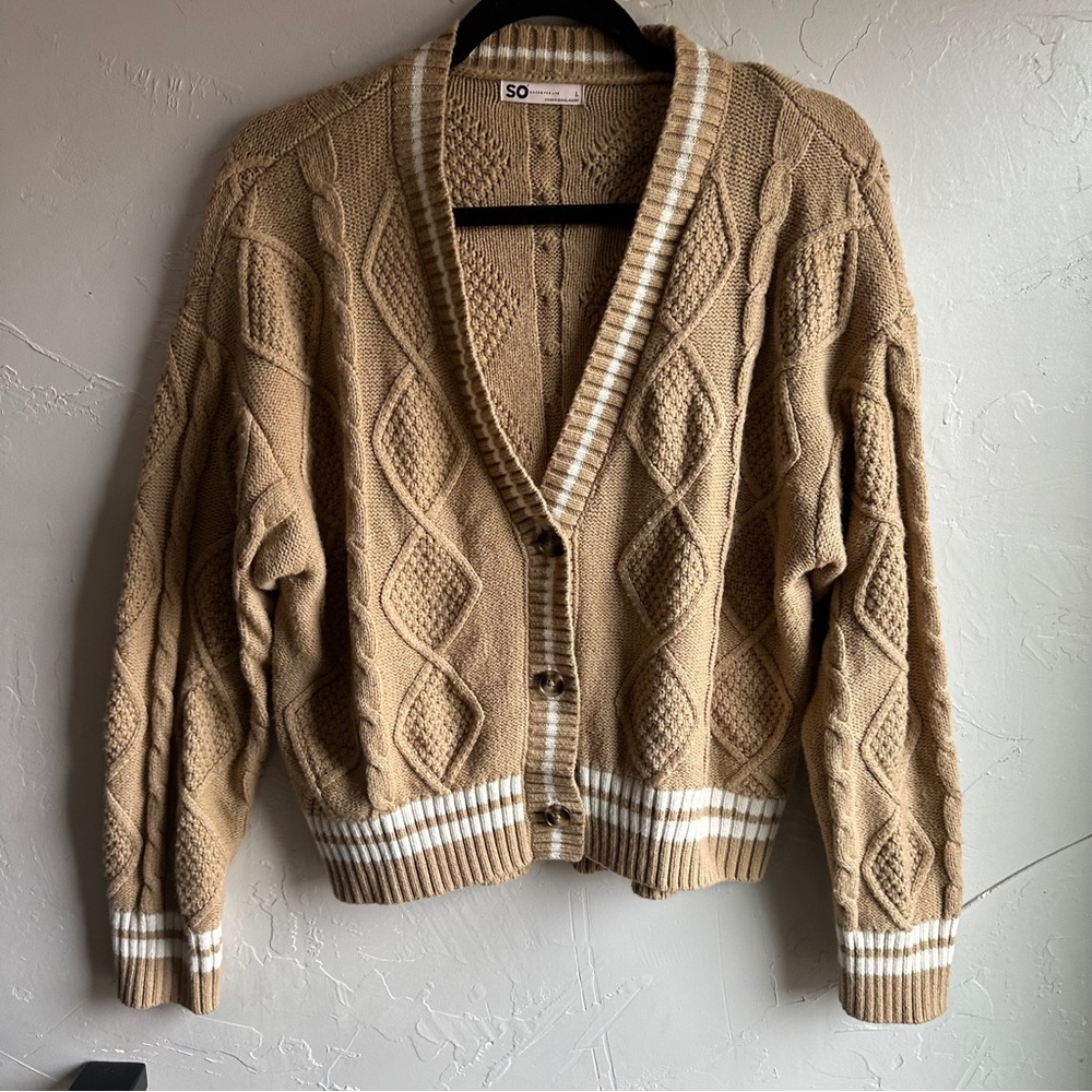 SO‎ Cozy V-Neck Cropped Chunky Cable Knit Cardigan Academia Preppy Relaxed Sz L